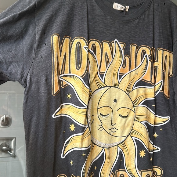 Moonlight Sun Graphic Tee - Picture 7 of 7